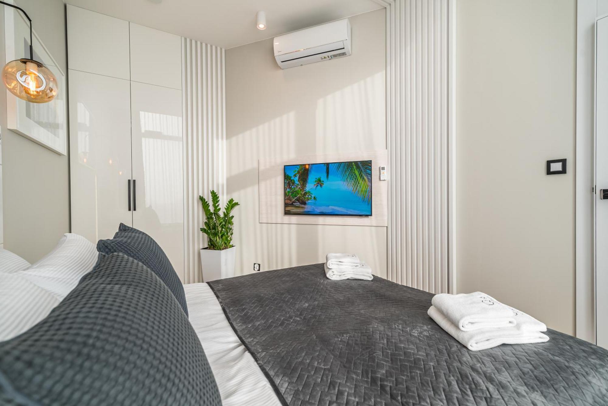 Q18 Aparthotel Быдгощ Экстерьер фото