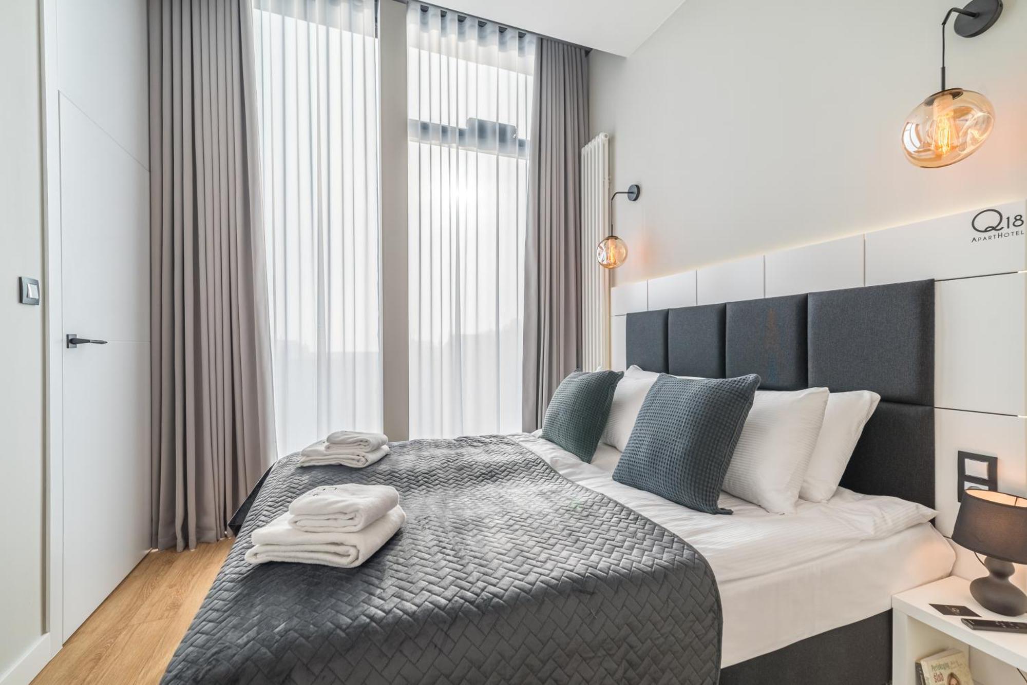 Q18 Aparthotel Быдгощ Экстерьер фото